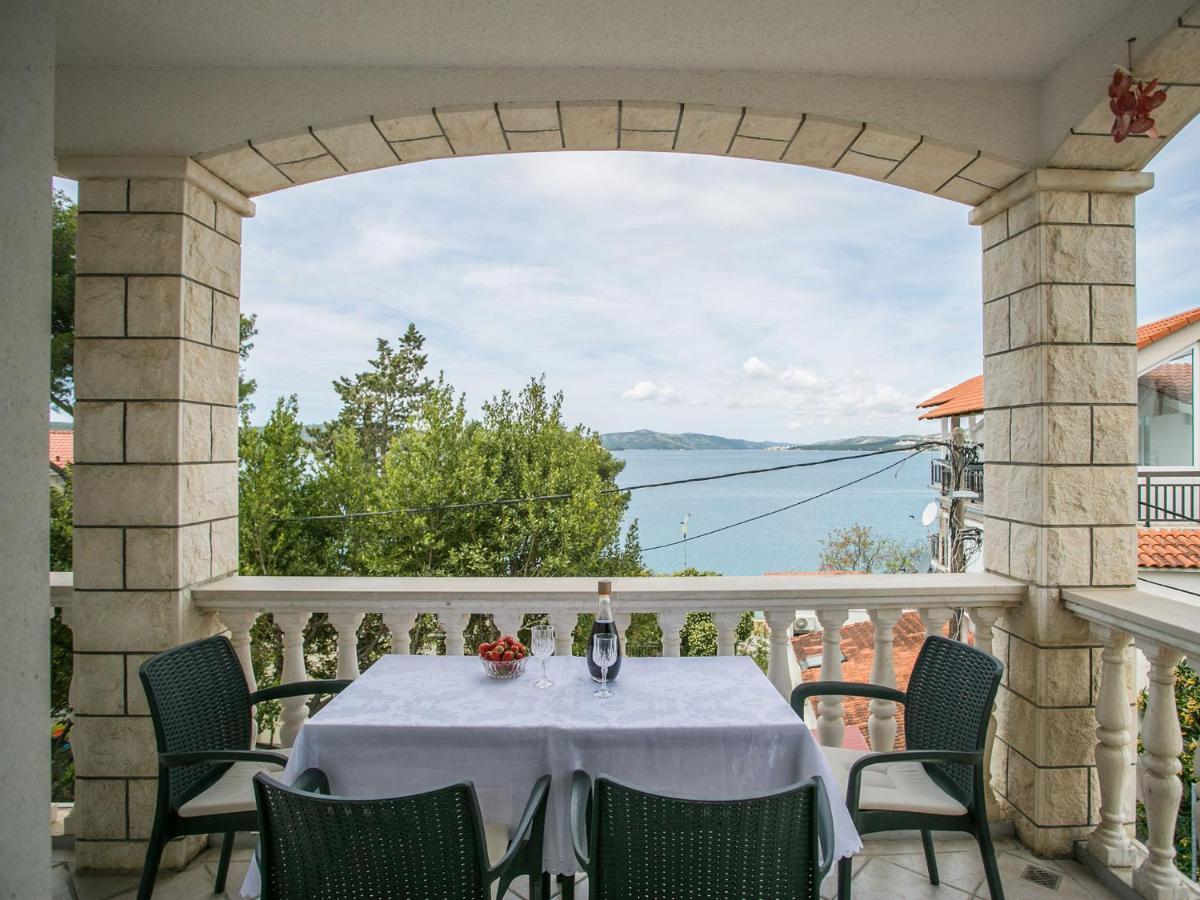 Apartments Lovric Trogir Exterior photo